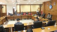 PETANI dan GMNI menyampaikan aspirasi dan diterima Ketua DPRD Badung, Putu Parwata, Senin (22/2/2021). Foto: ist PETANI dan GMNI menyampaikan aspirasi dan diterima Ketua DPRD Badung, Putu Parwata, Senin (22/2/2021). Foto: ist