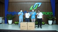PENYERAHAN bantuan masker dari PT Supra Primatama Nusantara (Biznet) kepada PT Angkasa Pura I (Persero) Internasional Bandara I Gusti Ngurah Rai, Senin (1/2/2021). Foto: ist PENYERAHAN bantuan masker dari PT Supra Primatama Nusantara (Biznet) kepada PT Angkasa Pura I (Persero) Internasional Bandara I Gusti Ngurah Rai, Senin (1/2/2021). Foto: ist