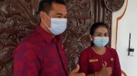 KETUA Fraksi PDIP DPRD Gianyar, I Ketut Sudarsana; didampingi Sekretaris Fraksi, Ni Made Ratnadi. Foto: adi KETUA Fraksi PDIP DPRD Gianyar, I Ketut Sudarsana; didampingi Sekretaris Fraksi, Ni Made Ratnadi. Foto: adi