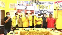 PATRIANA Krisna (empat kiri) bersama Made Suardana di sebelah kirinya dan pengurus Partai Golkar Jembrana usai pertemuan di DPD Partai Golkar Jembrana, Sabtu (30/1/2021). Foto: ist PATRIANA Krisna (empat kiri) bersama Made Suardana di sebelah kirinya dan pengurus Partai Golkar Jembrana usai pertemuan di DPD Partai Golkar Jembrana, Sabtu (30/1/2021). Foto: ist