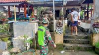 PERSONEL Koramil 1626-03/Tembuku bersama Satgas Gotong Royong Desa Peninjoan melaksanakan penyemprotan disinfektan di fasilitas umum dan jalan di wilayah Desa Adat Banjar Tampuagan, Desa Peninjoan, Tembuku, Minggu (14/2/2021). Foto: ist PERSONEL Koramil 1626-03/Tembuku bersama Satgas Gotong Royong Desa Peninjoan melaksanakan penyemprotan disinfektan di fasilitas umum dan jalan di wilayah Desa Adat Banjar Tampuagan, Desa Peninjoan, Tembuku, Minggu (14/2/2021). Foto: ist