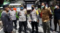KABID Humas Polda Bali, Kombes Pol. Syamsi, selaku Pamatwil Posko Tangguh Dewata, melaksanakan pengecekan ke Posko Tangguh Dewata Penanganan Covid-19 Desa Dauh Peken, Tabanan, Minggu (21/2/2021). Foto: gap KABID Humas Polda Bali, Kombes Pol. Syamsi, selaku Pamatwil Posko Tangguh Dewata, melaksanakan pengecekan ke Posko Tangguh Dewata Penanganan Covid-19 Desa Dauh Peken, Tabanan, Minggu (21/2/2021). Foto: gap