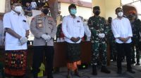 KEHADIRAN Panglima TNI Marsekal Hadi Tjahjanto dan Kapolri Jenderal Listyo Sigit Prabowo bersama Gubernur Bali Wayan Koster di Pasar Badung dan Pasar Kumbasari, Kamis (4/2/2021) diterima Wakil Wali Kota Denpasar bersama Dandim 1611 Badung dan Kapolresta Denpasar. Foto: ist KEHADIRAN Panglima TNI Marsekal Hadi Tjahjanto dan Kapolri Jenderal Listyo Sigit Prabowo bersama Gubernur Bali Wayan Koster di Pasar Badung dan Pasar Kumbasari, Kamis (4/2/2021) diterima Wakil Wali Kota Denpasar bersama Dandim 1611 Badung dan Kapolresta Denpasar. Foto: ist