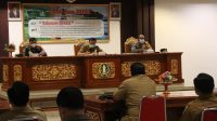 PEMKAB Tabanan menggelar Rakor Tindak Lanjut Penanganan Covid-19 dan Pemulihan Pariwisata di Bali, di Ruang Rapat Lantai II Kantor Bupati Tabanan, Senin (22/2/2021). Foto: gap PEMKAB Tabanan menggelar Rakor Tindak Lanjut Penanganan Covid-19 dan Pemulihan Pariwisata di Bali, di Ruang Rapat Lantai II Kantor Bupati Tabanan, Senin (22/2/2021). Foto: gap