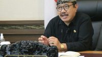 WAGUB Cok Ace saat menjadi narasumber dalam acara webinar Sakira (Saatnya Kita Bicara) yang digagas Asita 71 Bali melalui aplikasi zoom meeting dari Kantor Wagub Bali, Denpasar, Kamis (25/2/2021). Foto: ist WAGUB Cok Ace saat menjadi narasumber dalam acara webinar Sakira (Saatnya Kita Bicara) yang digagas Asita 71 Bali melalui aplikasi zoom meeting dari Kantor Wagub Bali, Denpasar, Kamis (25/2/2021). Foto: ist
