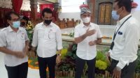 DIREKTUR Jenderal Pendidikan Vokasi Kemendikbud, Wikan Sakarinto; bersama Kadisdikpora Bali, KN Boy Jayawibawa; dan Kasek I Made Buda Astika, di sela-sela acara sosialisasi SMK PK dan SMK-D2 Fast Track secara daring dan luring di SMKN 5 Denpasar, Senin (29/3/2021). Foto: tra DIREKTUR Jenderal Pendidikan Vokasi Kemendikbud, Wikan Sakarinto; bersama Kadisdikpora Bali, KN Boy Jayawibawa; dan Kasek I Made Buda Astika, di sela-sela acara sosialisasi SMK PK dan SMK-D2 Fast Track secara daring dan luring di SMKN 5 Denpasar, Senin (29/3/2021). Foto: tra