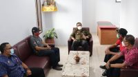 TERKAIT penanganan Covid-19, Bupati Tabanan I Komang Gede Sanjaya mulai ngantor di Kantor Desa Dauh Peken, Kecamatan Tabanan, Jumat (5/3/2021). Foto: ist TERKAIT penanganan Covid-19, Bupati Tabanan I Komang Gede Sanjaya mulai ngantor di Kantor Desa Dauh Peken, Kecamatan Tabanan, Jumat (5/3/2021). Foto: ist