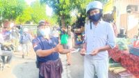 PEMBERIAN masker secara gratis kepada pembeli dan pedagang di Pasar Ketapian, Kelurahan Sumerta, Kota Denpasar. Foto: ist PEMBERIAN masker secara gratis kepada pembeli dan pedagang di Pasar Ketapian, Kelurahan Sumerta, Kota Denpasar. Foto: ist