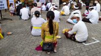 SUASANA persembahyangan di Pura Ulun Danu Batur, Kecamatan Kintamani, Bangli, Minggu (28/3/2021). Foto: ist SUASANA persembahyangan di Pura Ulun Danu Batur, Kecamatan Kintamani, Bangli, Minggu (28/3/2021). Foto: ist