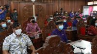 PIMPINAN dan anggota DPRD Klungkung saat Rapat Paripurna Istimewa terkait LKPJ Bupati Klungkung, Selasa (23/3/2021). Foto: ist PIMPINAN dan anggota DPRD Klungkung saat Rapat Paripurna Istimewa terkait LKPJ Bupati Klungkung, Selasa (23/3/2021). Foto: ist