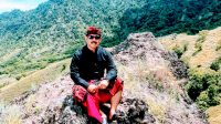 I Ketut Rochineng alias Rocky N., saat berada di kawasan Pura Pucak Batu Kursi. Foto: ist I Ketut Rochineng alias Rocky N., saat berada di kawasan Pura Pucak Batu Kursi. Foto: ist