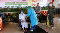 SEORANG sulinggih mengikuti vaksinasi di Balai Budaya, Ida Dewa Agung Istri Kanya, Selasa (16/3/2021). Foto: ist SEORANG sulinggih mengikuti vaksinasi di Balai Budaya, Ida Dewa Agung Istri Kanya, Selasa (16/3/2021). Foto: ist