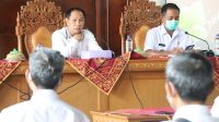WABUP Suiasa saat bertatap muka dengan Kepala Lingkungan se-Kecamatan Kuta Selatan, di Ruang Pertemuan Kantor Camat Kuta Selatan, Rabu (3/3/2021). Foto: ist WABUP Suiasa saat bertatap muka dengan Kepala Lingkungan se-Kecamatan Kuta Selatan, di Ruang Pertemuan Kantor Camat Kuta Selatan, Rabu (3/3/2021). Foto: ist