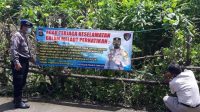 JAJARAN Satpolair Polres Tabanan memasang spanduk berisi imbauan terhadap masyarakat yang melakukan aktivitas di sepanjang pesisir pantai. Foto: ist JAJARAN Satpolair Polres Tabanan memasang spanduk berisi imbauan terhadap masyarakat yang melakukan aktivitas di sepanjang pesisir pantai. Foto: ist