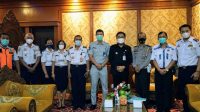 KADIS Perhubungan Kota Denpasar, Ketut Sriawan, saat audiensi dengan Wakil Wali Kota Denpasar, I Kadek Agus Arya Wibawa, terkait penyelenggarakan Pembinaan dan Pemilihan Awak Kendaraan Angkutan Umum Teladan (AKUT) Abdi Yasa Kota Denpasar, Senin (12/4/2021). Foto: ist KADIS Perhubungan Kota Denpasar, Ketut Sriawan, saat audiensi dengan Wakil Wali Kota Denpasar, I Kadek Agus Arya Wibawa, terkait penyelenggarakan Pembinaan dan Pemilihan Awak Kendaraan Angkutan Umum Teladan (AKUT) Abdi Yasa Kota Denpasar, Senin (12/4/2021). Foto: ist