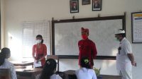 BUPATI Karangasem, I Gede Dana, meninjau pelaksanaan PTM ke sejumlah sekolah, Senin (26/4/2021). Foto: ist BUPATI Karangasem, I Gede Dana, meninjau pelaksanaan PTM ke sejumlah sekolah, Senin (26/4/2021). Foto: ist