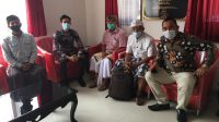 KEDATANGAN Jro Wiryasa yang didampingi Tim Penasehat Hukum, ke MDA Provinsi Bali