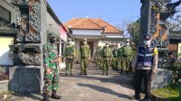 PERSONEL Koramil 1626-04/Kintamani dan Polsek Kintamani memberi pelatihan Peraturan Baris Berbaris (PBB) kepada Linmas Desa Manikliu di kantor Desa Manikliu, Kintamani, Bangli, Kamis (29/4/2021). Foto: ist PERSONEL Koramil 1626-04/Kintamani dan Polsek Kintamani memberi pelatihan Peraturan Baris Berbaris (PBB) kepada Linmas Desa Manikliu di kantor Desa Manikliu, Kintamani, Bangli, Kamis (29/4/2021). Foto: ist
