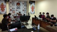 RAKOR pemutakhiran data pemilih berkelanjutan di KPU Denpasar, Selasa (27/4/2021). Parpol sebagai salah satu eksponen berkepentingan diajak turut serta untuk sosialisasi tahapan ini. Foto: hen RAKOR pemutakhiran data pemilih berkelanjutan di KPU Denpasar, Selasa (27/4/2021). Parpol sebagai salah satu eksponen berkepentingan diajak turut serta untuk sosialisasi tahapan ini. Foto: hen