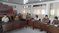TIGA SD Negeri di Karangasem memagangkan petugas pengelola perpustakaan sekolah di Dinas Perpustakaan dan Kearsipan (Dispustaka) Karangasem. Foto: ist TIGA SD Negeri di Karangasem memagangkan petugas pengelola perpustakaan sekolah di Dinas Perpustakaan dan Kearsipan (Dispustaka) Karangasem. Foto: ist