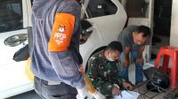 PETUGAS PPDP KPU Denpasar saat melakukan coklit untuk pemutakhiran data pemilih menjelang Pilkada Denpasar 2020 lalu. Pemutakhiran data sangat strategis terus dijalankan untuk mendapat data faktual menjelang Pemilu-Pilkada 2024 mendatang. Foto: hen PETUGAS PPDP KPU Denpasar saat melakukan coklit untuk pemutakhiran data pemilih menjelang Pilkada Denpasar 2020 lalu. Pemutakhiran data sangat strategis terus dijalankan untuk mendapat data faktual menjelang Pemilu-Pilkada 2024 mendatang. Foto: hen