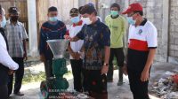 BUPATI Suwirta mengadakan pembinaan ke TOSS Desa di Kecamatan Klungkung, Jumat (16/4/2021). Foto: ist BUPATI Suwirta mengadakan pembinaan ke TOSS Desa di Kecamatan Klungkung, Jumat (16/4/2021). Foto: ist