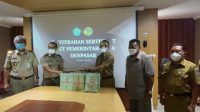 PENYERAHAN settifikat tanah dari BPN Kota Denpasar kepada Pemkot Denpasar yang diterima oleh Wali Kota Jaya Negara, Senin (10/5/2021). Foto: ist PENYERAHAN settifikat tanah dari BPN Kota Denpasar kepada Pemkot Denpasar yang diterima oleh Wali Kota Jaya Negara, Senin (10/5/2021). Foto: ist