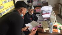 BAWASLU Tabanan baru-baru ini melakukan uji petik di empat desa guna menyocokkan data dan meyakinkan data, sesuai dengan NIK, NKK, jenis kelamin, dan alamat pemilih. Foto: ist BAWASLU Tabanan baru-baru ini melakukan uji petik di empat desa guna menyocokkan data dan meyakinkan data, sesuai dengan NIK, NKK, jenis kelamin, dan alamat pemilih. Foto: ist