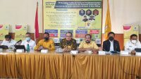 SUGAWA Korry saat memaparkan perjalanan revisi UU 33/2004 yang diperjuangkan Partai Golkar untuk memberi keadilan pembagian keuangan antara pemerintah pusat dan daerah, di DPD Partai Golkar Bali, Senin (10/5/2021). Foto: hen SUGAWA Korry saat memaparkan perjalanan revisi UU 33/2004 yang diperjuangkan Partai Golkar untuk memberi keadilan pembagian keuangan antara pemerintah pusat dan daerah, di DPD Partai Golkar Bali, Senin (10/5/2021). Foto: hen