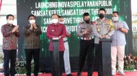 Gubernur Koster saat meluncurkan inovasi pelayanan publik samsat.