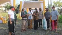 KELOMPOK Sadar Wisata (Pokdarwis) Nadhi Utama Desa Ababi menggelar kegiatan tukar sampah plastik atau segala jenis sampah nonorganik dengan beras, di Objek Wisata Maha Gangga Valley, Desa Ababi, Kecamatan Abang, Karangasem. Foto: nad KELOMPOK Sadar Wisata (Pokdarwis) Nadhi Utama Desa Ababi menggelar kegiatan tukar sampah plastik atau segala jenis sampah nonorganik dengan beras, di Objek Wisata Maha Gangga Valley, Desa Ababi, Kecamatan Abang, Karangasem. Foto: nad