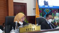 KETUA DPRD NTB, Baiq Isvie Rupaedah, saat memimpin sidang paripurna DPRD NTB terkait LHP BPK RI, Selasa (18/5/2021). Foto: ist KETUA DPRD NTB, Baiq Isvie Rupaedah, saat memimpin sidang paripurna DPRD NTB terkait LHP BPK RI, Selasa (18/5/2021). Foto: ist
