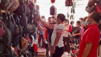 BUPATI Bangli, Sang Nyoman Sedana Arta; didampingi Wakil Bupati I Wayan Diar dan Ketua DPRD Bangli, I Ketut Suastika, menghadiri kegiatan Pasar Rakyat terkait HUT ke-817 Kota Bangli di Pasar Loka Crana, Jumat (7/5/2021). Foto: ist BUPATI Bangli, Sang Nyoman Sedana Arta; didampingi Wakil Bupati I Wayan Diar dan Ketua DPRD Bangli, I Ketut Suastika, menghadiri kegiatan Pasar Rakyat terkait HUT ke-817 Kota Bangli di Pasar Loka Crana, Jumat (7/5/2021). Foto: ist