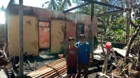 KEBAKARAN hebat yang menimpa rumah milik I Nengah Nuaja warga Banjar Kesimpar Kawan, Desa Kesimpar, Kecamatan Abang, Senin (10/5/2021) malam. Foto: ist KEBAKARAN hebat yang menimpa rumah milik I Nengah Nuaja warga Banjar Kesimpar Kawan, Desa Kesimpar, Kecamatan Abang, Senin (10/5/2021) malam. Foto: ist