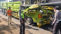 SOPIR truk pelat DK 8511 WQ, Alvian Ali (37) tewas ditempat setelah tergencet bodi truk, yang ringsek akibat dihantam besi beton yang diangkutnya di utara Pasar Tenteng, Desa Kintamani, Bangli, Kamis (27/5/2021) pagi. Foto: ist SOPIR truk pelat DK 8511 WQ, Alvian Ali (37) tewas ditempat setelah tergencet bodi truk, yang ringsek akibat dihantam besi beton yang diangkutnya di utara Pasar Tenteng, Desa Kintamani, Bangli, Kamis (27/5/2021) pagi. Foto: ist
