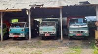 TRUK armada sampah yang dimiliki Pemkab Bangli sudah lapuk alias tua. Foto: gia TRUK armada sampah yang dimiliki Pemkab Bangli sudah lapuk alias tua. Foto: gia