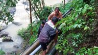 PETUGAS Perumda Air Minum TAB Tabanan, termasuk yang di lapangan, berupaya terus mengoptimalkan pelayanan kepada para pelanggan. Foto: ist PETUGAS Perumda Air Minum TAB Tabanan, termasuk yang di lapangan, berupaya terus mengoptimalkan pelayanan kepada para pelanggan. Foto: ist