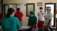 BUPATI Karangasem, I Gede Dana, melakukan sidak ke Rumah Sakit Umum Daerah (RSUD) Karangasem, Rabu (9/6/2021). Foto: ist BUPATI Karangasem, I Gede Dana, melakukan sidak ke Rumah Sakit Umum Daerah (RSUD) Karangasem, Rabu (9/6/2021). Foto: ist