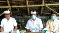 DIREKSI Perusda Air Minum Tirta Sanjiwani. Gegara pandemi tak kunjung pergi, BUMD Pemkab Gianyar itu kehilangan pendapatan mencapai Rp1 miliar per bulan. Foto: adi DIREKSI Perusda Air Minum Tirta Sanjiwani. Gegara pandemi tak kunjung pergi, BUMD Pemkab Gianyar itu kehilangan pendapatan mencapai Rp1 miliar per bulan. Foto: adi