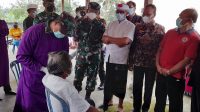 KASREM 163/Wirasatya, Kolonel Inf. IB Ketut Surya Wedana; didampingi Kasi Ops. Korem Kolonel Kav. I Made Bagus Sura Putra; dan Wakil Bupati Bangli, I Wayan Diar, meninjau percepatan vaksinasi di Banjar Susut Kaja, Desa Susut, Jumat (25/6/2021). Foto: ist KASREM 163/Wirasatya, Kolonel Inf. IB Ketut Surya Wedana; didampingi Kasi Ops. Korem Kolonel Kav. I Made Bagus Sura Putra; dan Wakil Bupati Bangli, I Wayan Diar, meninjau percepatan vaksinasi di Banjar Susut Kaja, Desa Susut, Jumat (25/6/2021). Foto: ist