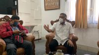 KETUA KPU Bali, I Dewa Agung Gede Lidartawan, menjelaskan usulan lembaganya untuk merevisi tanggal Pemilu 2024 karena bertepatan dengan Hari Raya Galungan, Senin (7/6/2021). Foto: hen KETUA KPU Bali, I Dewa Agung Gede Lidartawan, menjelaskan usulan lembaganya untuk merevisi tanggal Pemilu 2024 karena bertepatan dengan Hari Raya Galungan, Senin (7/6/2021). Foto: hen