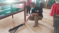 POLISI saat olah TKP kasus pencurian di Museum TPB Margarana. Foto: gap POLISI saat olah TKP kasus pencurian di Museum TPB Margarana. Foto: gap