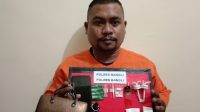 TERSANGKA Ketut Budi Kertia (30) ditangkap Satresnarkoba Polres Bangli karena kedapatan membawa narkoba jenis sabu. Foto: ist TERSANGKA Ketut Budi Kertia (30) ditangkap Satresnarkoba Polres Bangli karena kedapatan membawa narkoba jenis sabu. Foto: ist