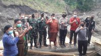 WAKIL Bupati Karangasem, I Wayan Artha Dipa, membuka resmi pelaksanaan TNI Manunggal Membangun Desa (TMMD) di Dusun Bukit Galah, Banjar Dinas Sogra, Desa Sebudi, Kecamatan Selat, Selasa (15/6/2021). Foto: ist WAKIL Bupati Karangasem, I Wayan Artha Dipa, membuka resmi pelaksanaan TNI Manunggal Membangun Desa (TMMD) di Dusun Bukit Galah, Banjar Dinas Sogra, Desa Sebudi, Kecamatan Selat, Selasa (15/6/2021). Foto: ist