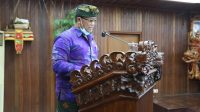 WAKIL Ketua DPRD Klungkung, Wayan Baru, menyampaikan rekomendasi DPRD Klungkung terhadap LHP BPK RI TA 2020 di ruang rapat Nawa Natya DPRD Klungkung, Selasa (8/6/2021). Foto: ist WAKIL Ketua DPRD Klungkung, Wayan Baru, menyampaikan rekomendasi DPRD Klungkung terhadap LHP BPK RI TA 2020 di ruang rapat Nawa Natya DPRD Klungkung, Selasa (8/6/2021). Foto: ist