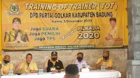WAYAN Suyasa (dua kanan) bersama Sugawa Korry (tengah) saat rapat konsolidasi kader dan struktur partai di DPD Partai Golkar Badung, Jumat (4/6/2021). Golkar siap ganti berkuasa di Badung lewat Pilkada 2024 mendatang. Foto: hen WAYAN Suyasa (dua kanan) bersama Sugawa Korry (tengah) saat rapat konsolidasi kader dan struktur partai di DPD Partai Golkar Badung, Jumat (4/6/2021). Golkar siap ganti berkuasa di Badung lewat Pilkada 2024 mendatang. Foto: hen