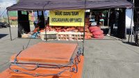 SEJUMLAH barang yang diamankan sebagai barang bukti di Posko Musibah KMP Yunicee di areal parkir Dermaga LCM Pelabuhan Gilimanuk. Foto: man SEJUMLAH barang yang diamankan sebagai barang bukti di Posko Musibah KMP Yunicee di areal parkir Dermaga LCM Pelabuhan Gilimanuk. Foto: man