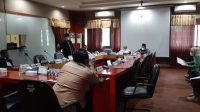 KETUA Komisi V DPRD NTB, TGH Mahally Fikri, dan anggota Komisi V saat menggelar RDP dengan Satgas Covid-19 di kantor DPRD NTB, Selasa (27/7/2021). Foto: rul KETUA Komisi V DPRD NTB, TGH Mahally Fikri, dan anggota Komisi V saat menggelar RDP dengan Satgas Covid-19 di kantor DPRD NTB, Selasa (27/7/2021). Foto: rul