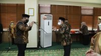 MENTERI Agama, Yaqut Cholil Qoumas, saat melantik Prof. Dr. Masnun Tahir sebagai Rektor UIN Mataram, Selasa (27/7/2021). Foto: ist MENTERI Agama, Yaqut Cholil Qoumas, saat melantik Prof. Dr. Masnun Tahir sebagai Rektor UIN Mataram, Selasa (27/7/2021). Foto: ist