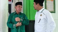 WAKIL Ketua DPRD NTB, Muzihir (kiri) saat berdiskusi dengan Nurdin Ranggabarani. Foto: rul WAKIL Ketua DPRD NTB, Muzihir (kiri) saat berdiskusi dengan Nurdin Ranggabarani. Foto: rul